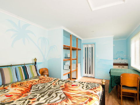 Bubsys Beach House At Pebbly - Hobart Tourism 3
