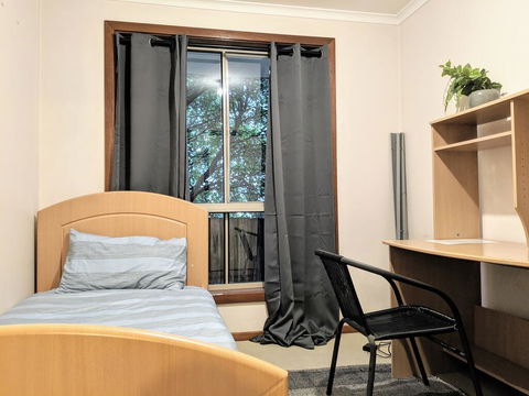 Budget Clayton Homestay - Hobart Tourism 0