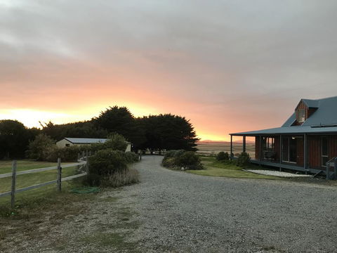 Buln Buln Cabins - Tourism TAS 1