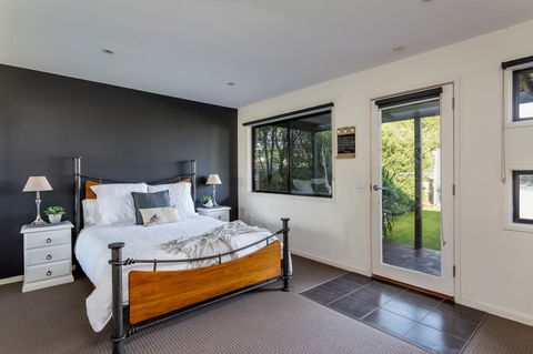 Bungalow On The Coast - Tourism TAS 3