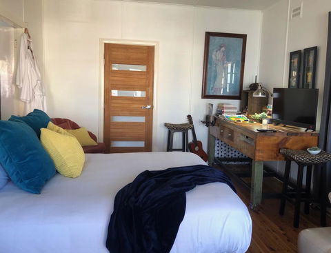 Bungalow@Tenterfield - Modern Vintage Luxury - Hobart Tourism 1
