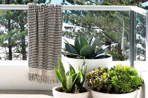 Burleigh Luxe - Hobart Tourism 1