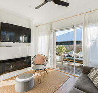 By The Seaside - Hobart Tourism