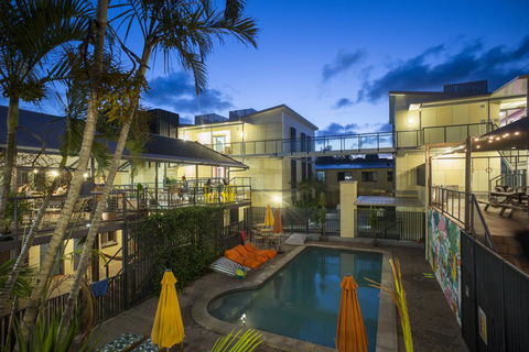Byron Bay YHA - Hobart Tourism 0