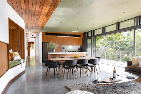 Byron Beach Retreats - Tourism TAS 2