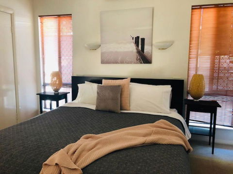 Cable Beach Retreat - Hobart Tourism 0