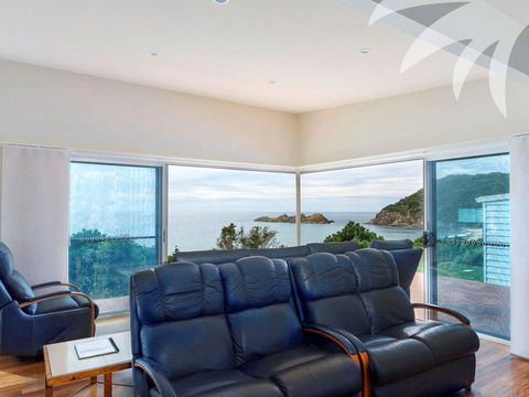 Cair Paravel At Seal Rocks - Hobart Tourism 3