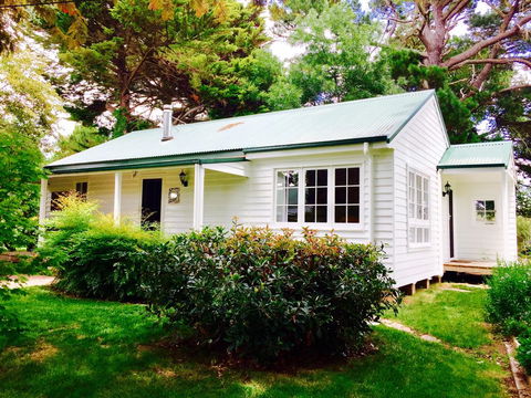 Cairnie Country Cottage - Hobart Tourism 0
