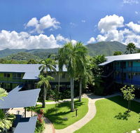 Cairns Adventure Lodge - Cook your own meals in your private Kitchen includes Dishwasher Washing Machine - Hobart Tourism