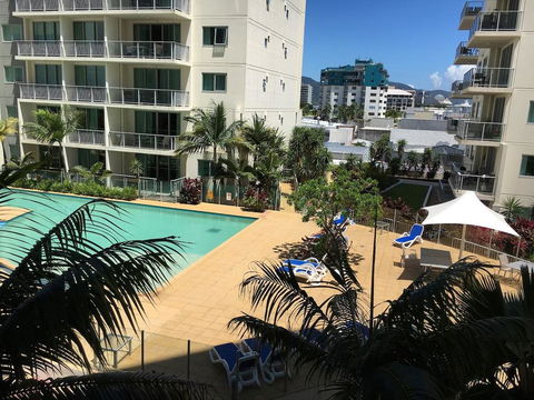 Cairns Esplanade 2 Bed 2 Bath Resort Hotel - Hobart Tourism 3