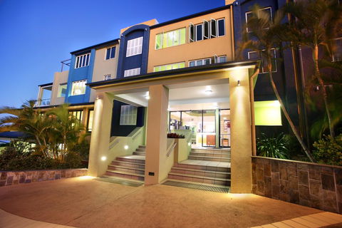 Caloundra Central Apartment Hotel - Hobart Tourism 0