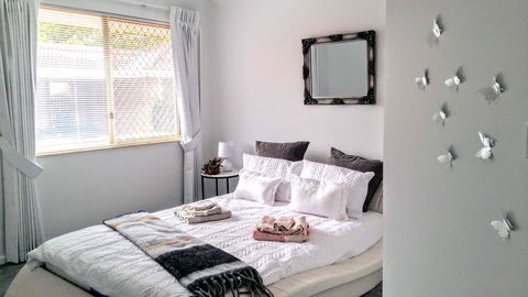 Camelias Boutique Cottage In Dianella - Hobart Tourism 1