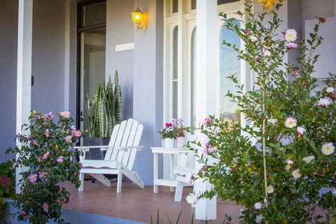 Camellia Cottage - Hobart Tourism 0