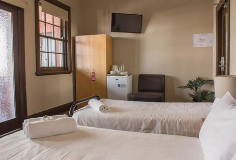 Campsie Hotel - Hobart Tourism 3