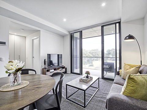 CANBERRA CHIC-hosted By:L'Abode Accommodation - Tourism TAS 2