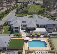 Canberra Luxury Estate - Tourism TAS