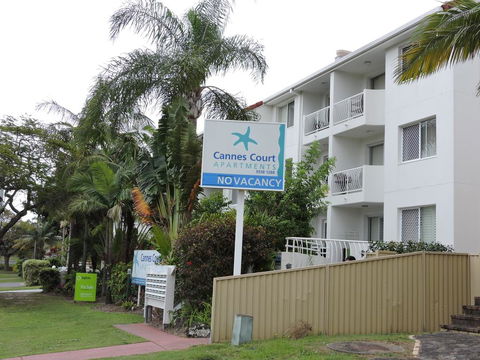 Cannes Court Apartments - Hobart Tourism 1