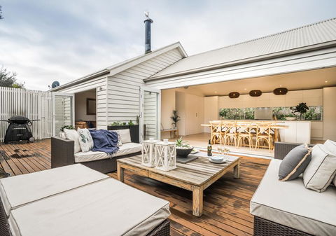 Capri House - Hobart Tourism 0