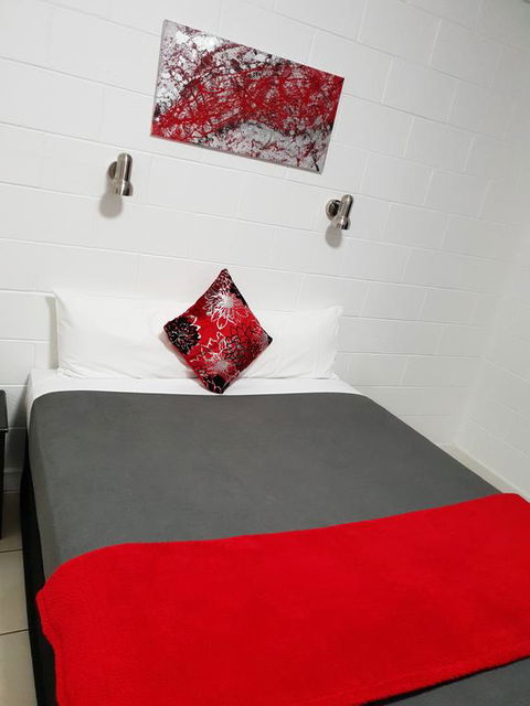 Capricorn Hotel - Hobart Tourism 1
