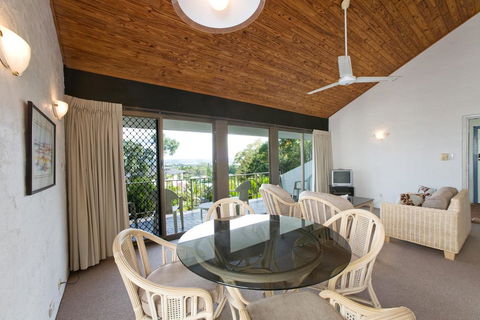 Caralina Court - Hobart Tourism 1