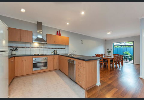 Cardiff St House - Hobart Tourism 0