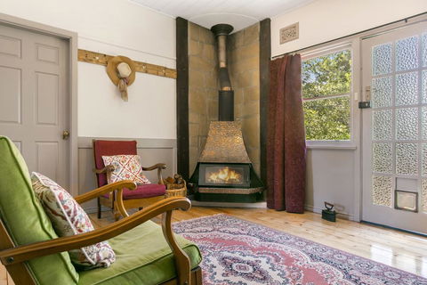 Carinya Cottage - Hobart Tourism 0