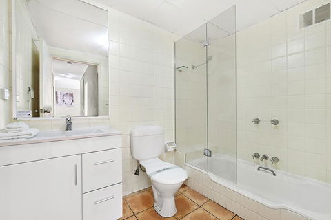 Carlton Apartments - Hobart Tourism 1