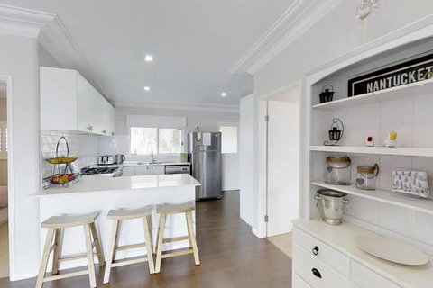 Casa Sorella - Beachfront Family Home - Hobart Tourism 3