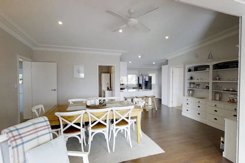 Casa Sorella - Beachfront Family Home - Hobart Tourism 2