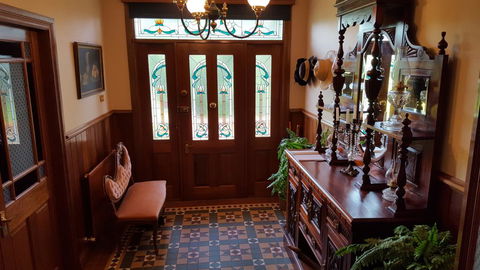 Cascades Manor Luxury Homestay Katoomba - Hobart Tourism 3