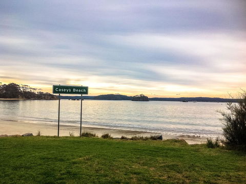 Caseys Beach Holiday Park - Hobart Tourism 0