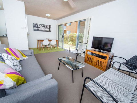 Castaway At Shoal Bay - Hobart Tourism 2