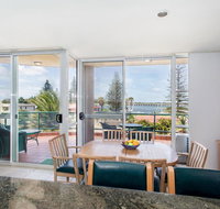 Castillo Del Mar 10 - Lake View Roof Terrace with Spa - Hobart Tourism