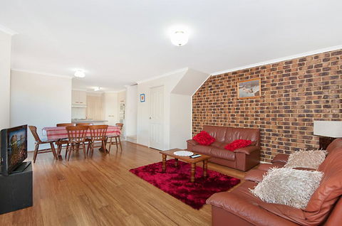 Castions - Lennox Head - Tourism TAS 1