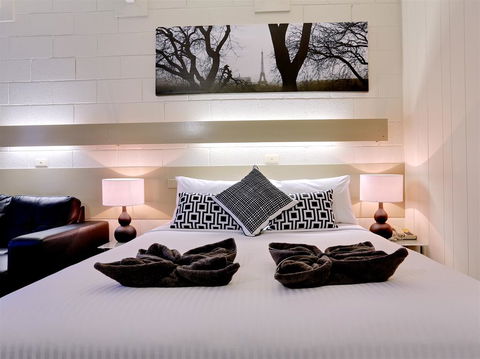 Castle Creek Motel - Hobart Tourism 0