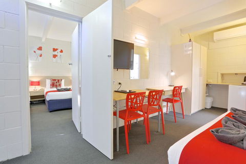 Castle Creek Motel - Hobart Tourism 1