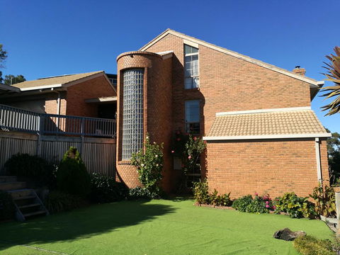 Castle Stay At Lakes Entrance - Hobart Tourism 0