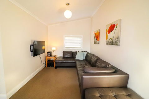 Catho Cottage - Hobart Tourism 3