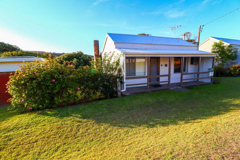 Catho Cottage - Hobart Tourism 1