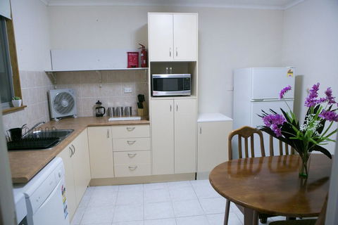 Cave Place Units - Hobart Tourism 1