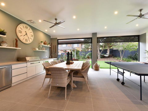 Caves Luxury Beachside Escape - Literally Across The Road From Surf Club - Hobart Tourism 2