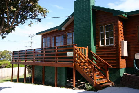 Cedar Cottages Blackmans Bay - Hobart Tourism 0