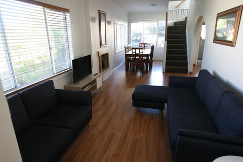 Cedar Cottages Blackmans Bay - Hobart Tourism 3