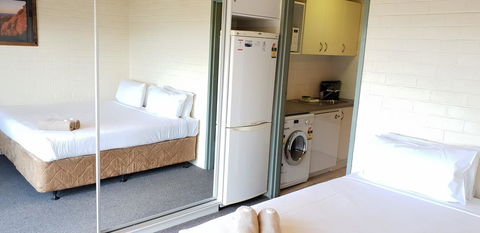 Cedarwood Apartments - Tourism TAS 3