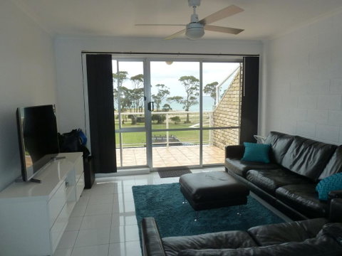 Central Luxury With Fabulous Views - Tourism TAS 1