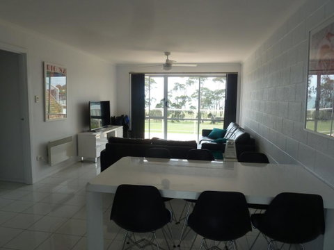 Central Luxury With Fabulous Views - Tourism TAS 3