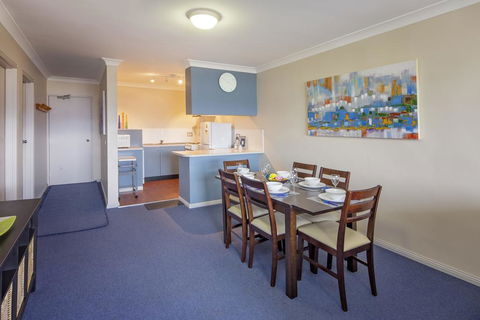 Central Park 7 - The Convenience Of Location & The Warmth Of Comfortable Living - Hobart Tourism 0