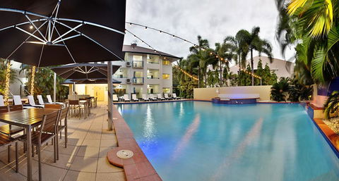 Central Plaza Port Douglas - Hobart Tourism 2