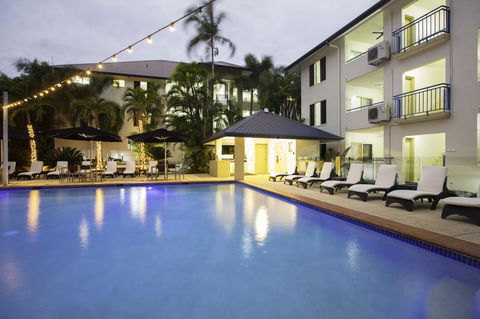 Central Plaza Port Douglas - Hobart Tourism 1