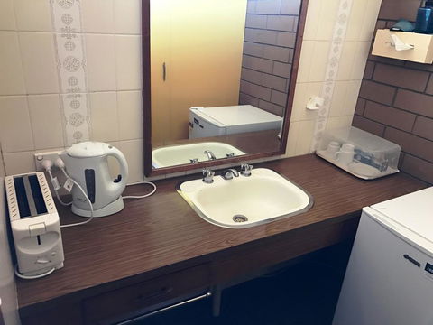 Century Motor Inn - Tourism TAS 2